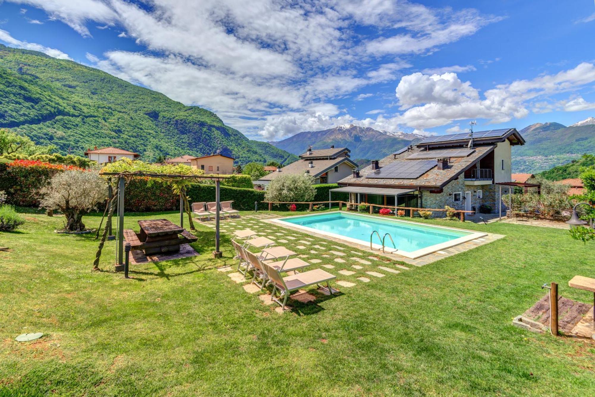Villa La Corte With Amazing Pool And Garden Colico Exterior foto